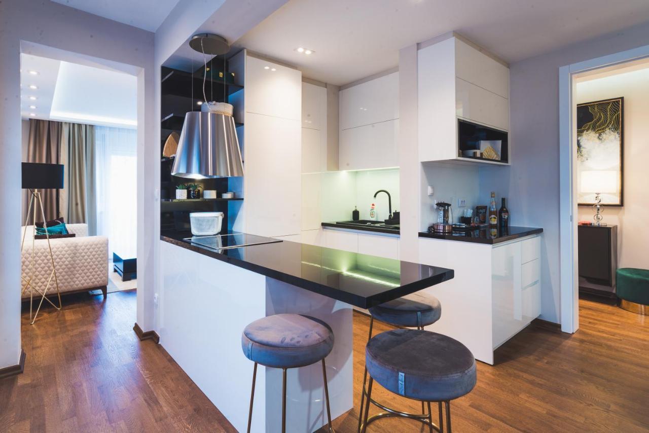 Majestic Apartment ยาโกดินา ภายนอก รูปภาพ