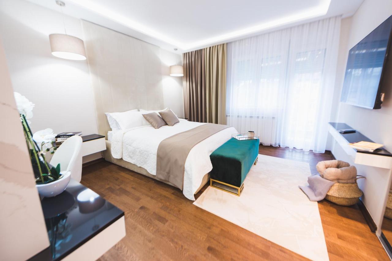 Majestic Apartment ยาโกดินา ภายนอก รูปภาพ