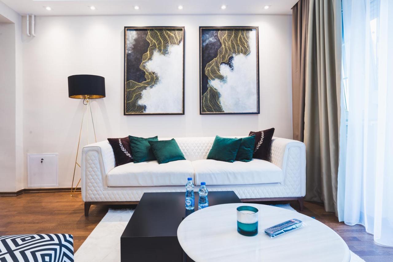 Majestic Apartment ยาโกดินา ภายนอก รูปภาพ