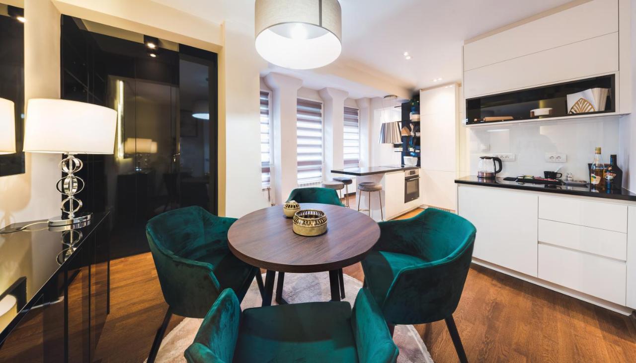 Majestic Apartment ยาโกดินา ภายนอก รูปภาพ